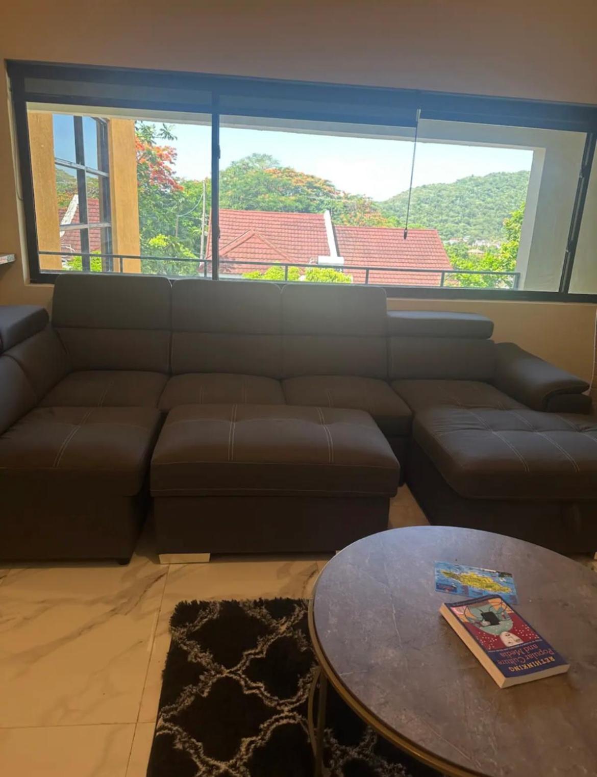J Luxury Stay In Kingston Bagian luar foto